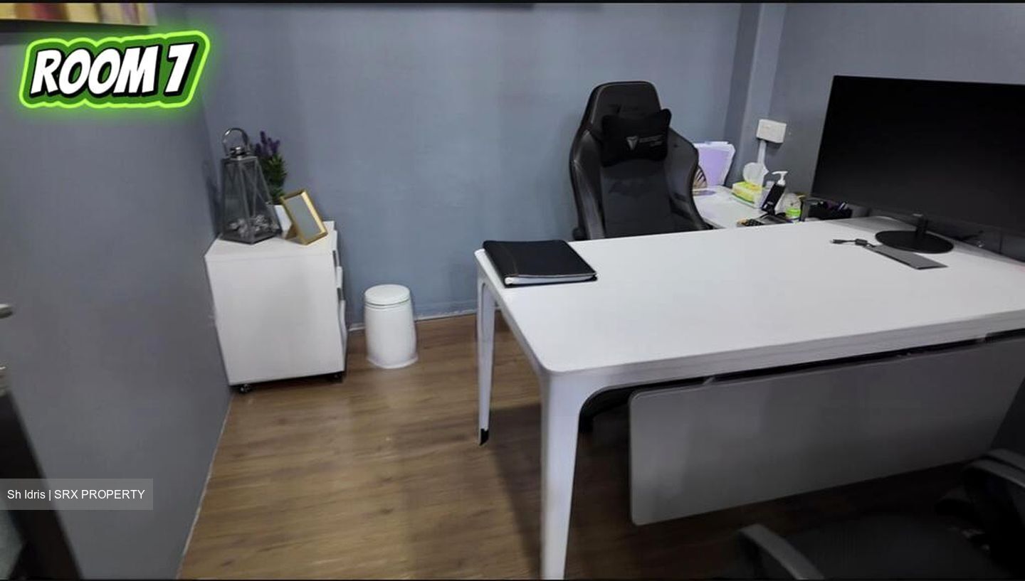 A'posh Bizhub (D27), Factory #499157471